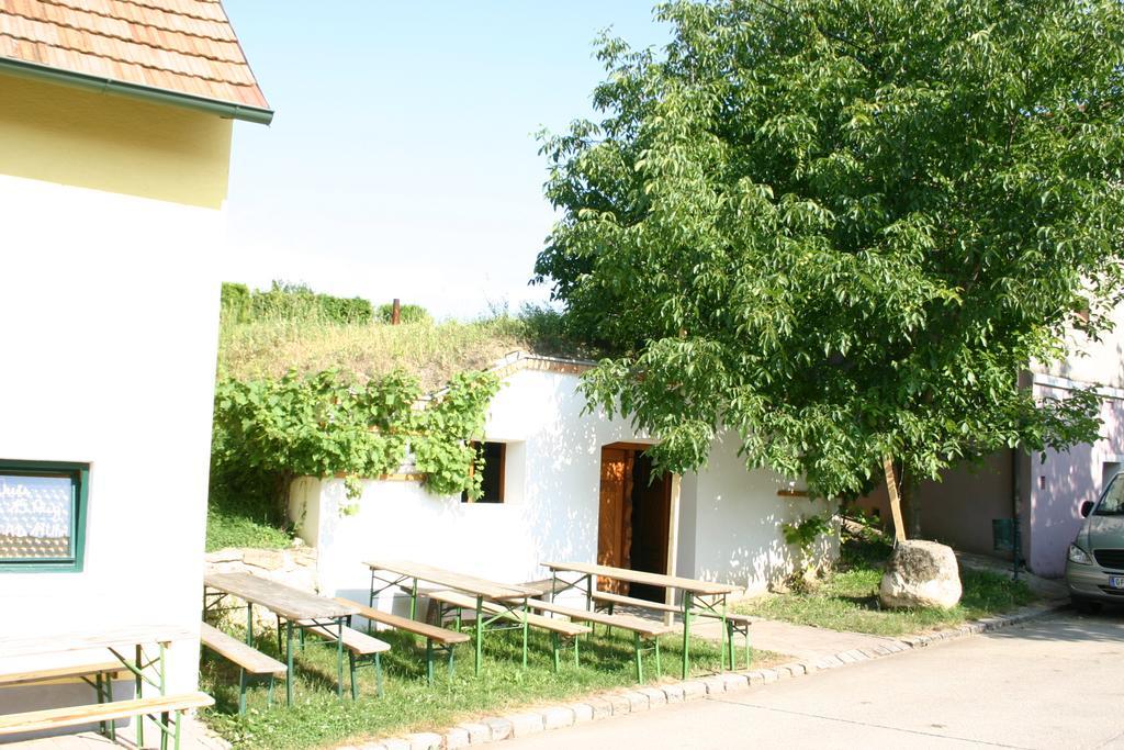 ホテル Weingut Martinshof Sankt Ulrich  エクステリア 写真